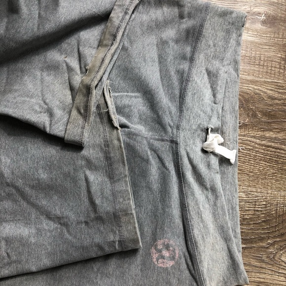 Vintage grey stretchy cotton lululemon sweatpants. - Picture 4 of 5